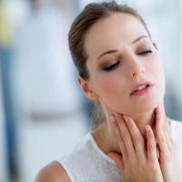 Болит задняя стенка горла: чем лечить?